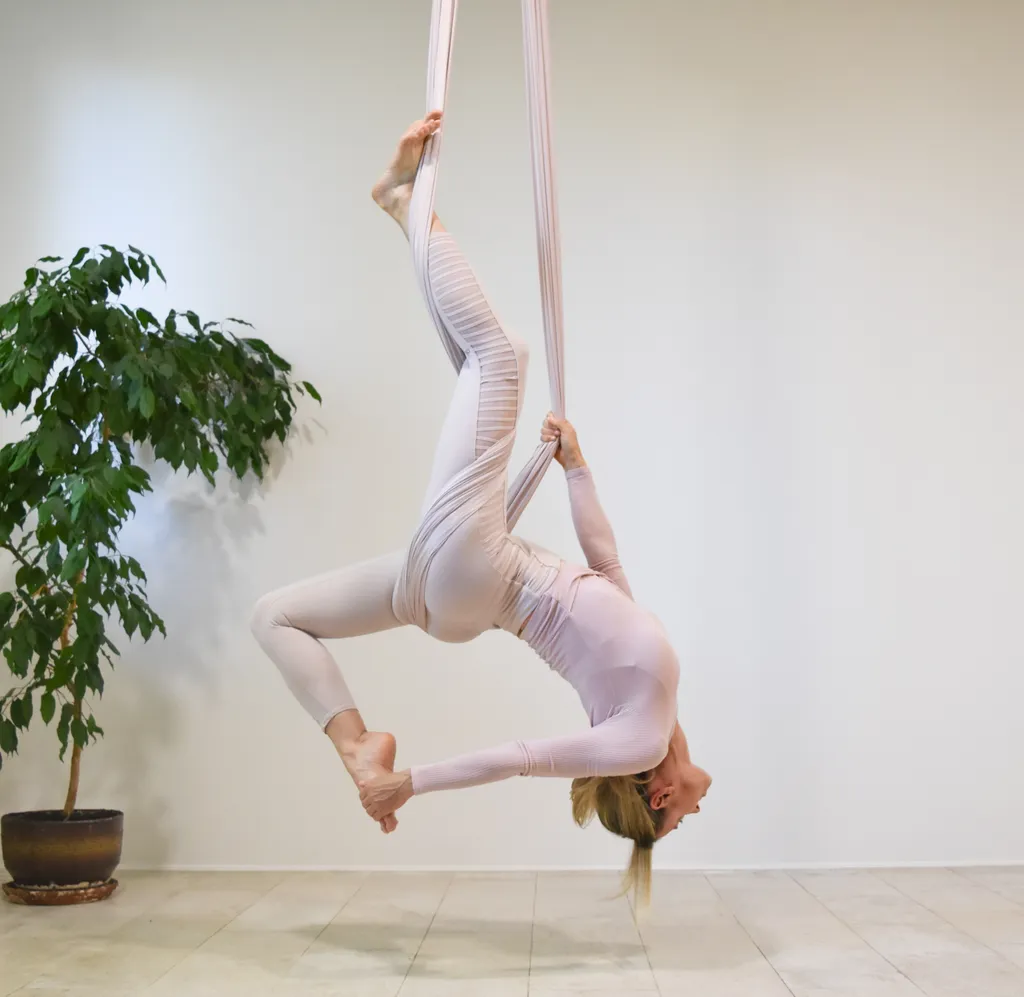Síla, stabilita a pohyb – jóga v hamaku a pilates v Nuna Studiu Praha 8